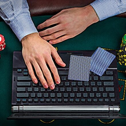 How to beat the odds at online casinos?